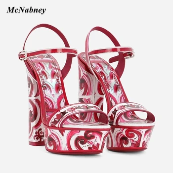 2023 Дамски сандали на висок ток с червени цветя принтом, на платформа, отворен на стелката на щиколотке Сандали с каишка и катарама, Тесни Дамски обувки на квадратен ток с каишка
